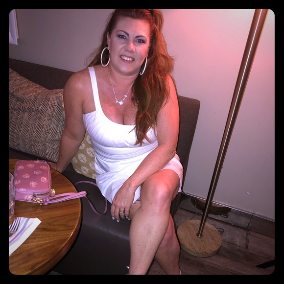 Meet your Posher, Becky - Picture 1 of 8